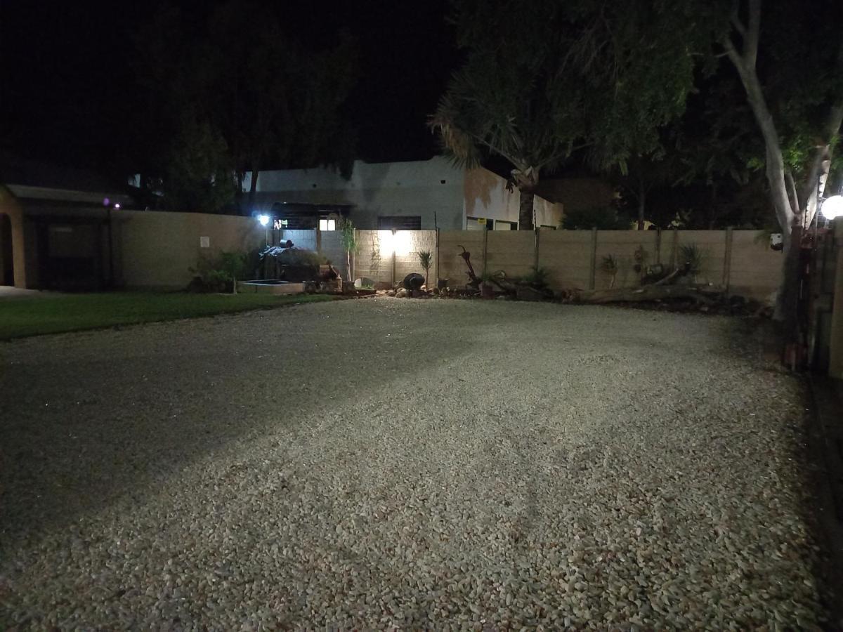 Gemutlich Guesthouse Upington Ngoại thất bức ảnh