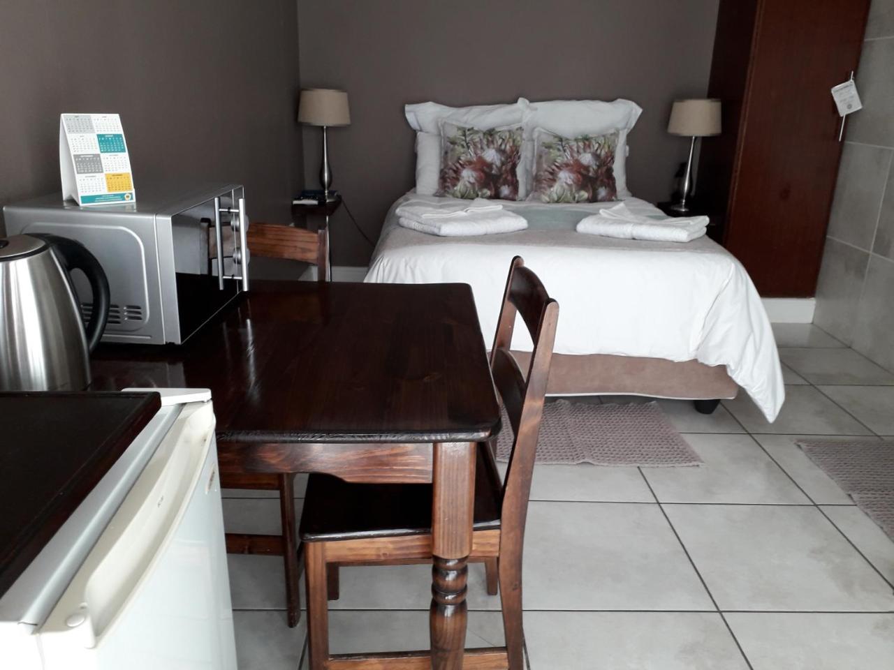 Gemutlich Guesthouse Upington Ngoại thất bức ảnh